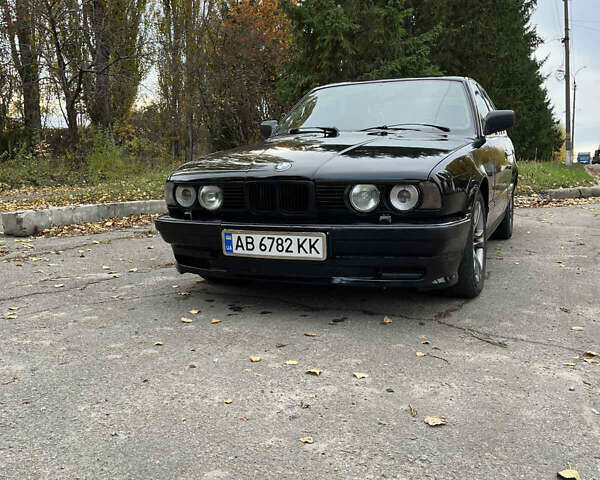 Черный БМВ 5 Серия, объемом двигателя 2.49 л и пробегом 333 тыс. км за 2700 $, фото 1 на Automoto.ua