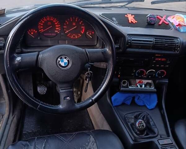 Черный БМВ 5 Серия, объемом двигателя 1.99 л и пробегом 470 тыс. км за 1700 $, фото 1 на Automoto.ua