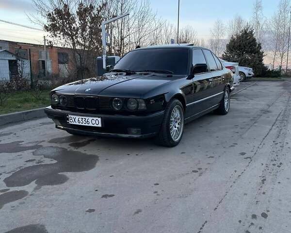 Черный БМВ 5 Серия, объемом двигателя 3.5 л и пробегом 488 тыс. км за 7300 $, фото 1 на Automoto.ua