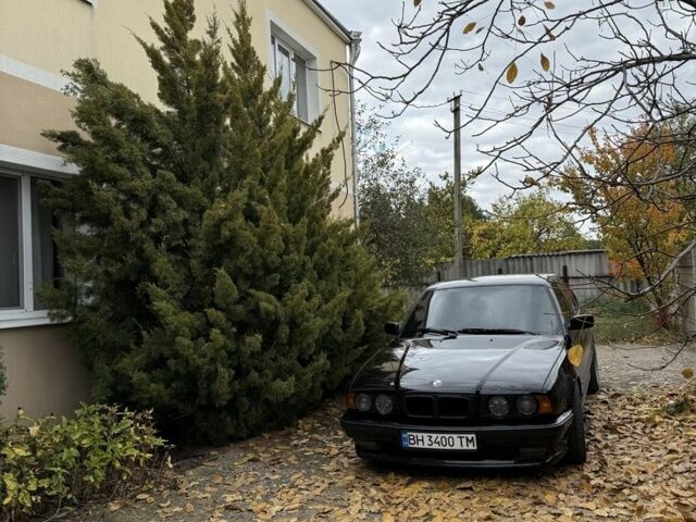 Черный БМВ 5 Серия, объемом двигателя 4 л и пробегом 276 тыс. км за 5000 $, фото 1 на Automoto.ua