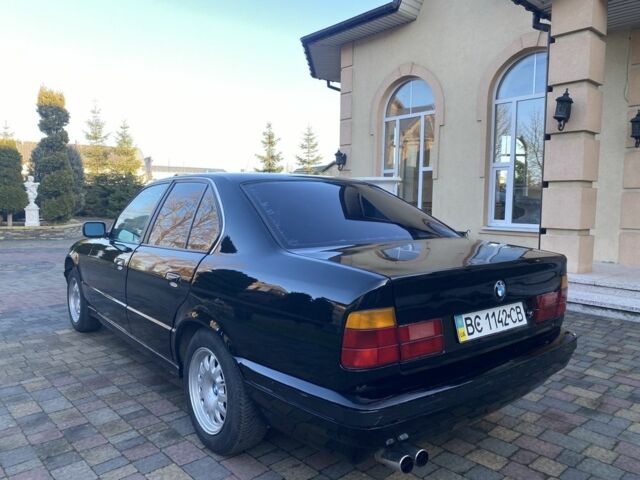 Чорний БМВ 5 Серія, об'ємом двигуна 2 л та пробігом 300 тис. км за 2200 $, фото 1 на Automoto.ua