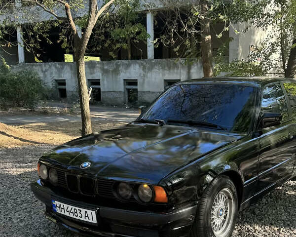 Черный БМВ 5 Серия, объемом двигателя 2 л и пробегом 340 тыс. км за 2300 $, фото 1 на Automoto.ua