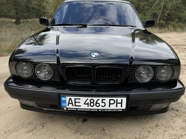 Черный БМВ 5 Серия, объемом двигателя 3.4 л и пробегом 100 тыс. км за 6000 $, фото 1 на Automoto.ua