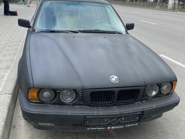 Чорний БМВ 5 Серія, об'ємом двигуна 2 л та пробігом 330 тис. км за 2900 $, фото 1 на Automoto.ua