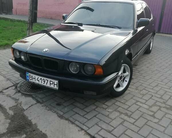 Черный БМВ 5 Серия, объемом двигателя 2 л и пробегом 315 тыс. км за 5700 $, фото 1 на Automoto.ua