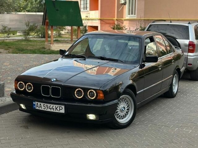 Чорний БМВ 5 Серія, об'ємом двигуна 1.99 л та пробігом 299 тис. км за 2800 $, фото 1 на Automoto.ua