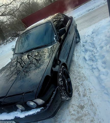 Чорний БМВ 5 Серія, об'ємом двигуна 2.5 л та пробігом 300 тис. км за 4500 $, фото 1 на Automoto.ua