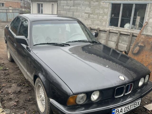 Черный БМВ 5 Серия, объемом двигателя 1.8 л и пробегом 300 тыс. км за 1250 $, фото 1 на Automoto.ua