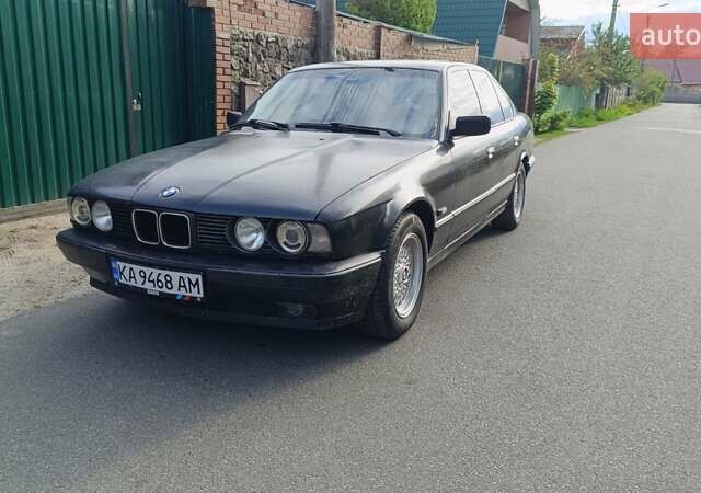 Чорний БМВ 5 Серія, об'ємом двигуна 1.8 л та пробігом 384 тис. км за 2500 $, фото 1 на Automoto.ua