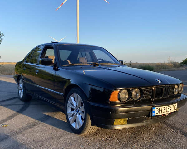 Черный БМВ 5 Серия, объемом двигателя 2.5 л и пробегом 356 тыс. км за 3300 $, фото 1 на Automoto.ua