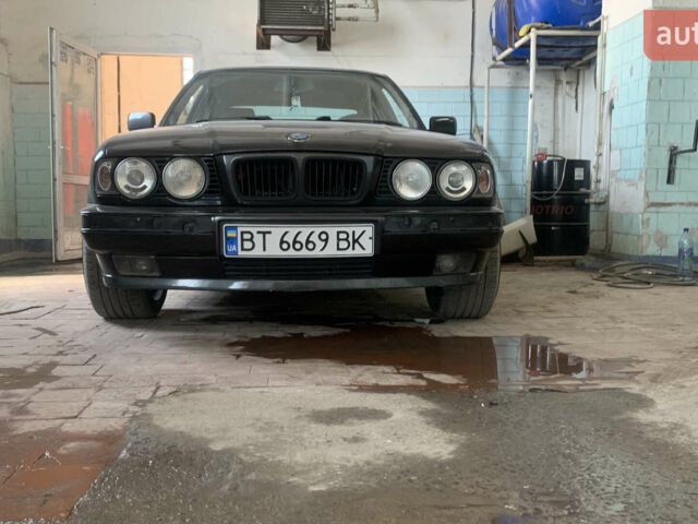 Черный БМВ 5 Серия, объемом двигателя 1.99 л и пробегом 338 тыс. км за 4000 $, фото 1 на Automoto.ua