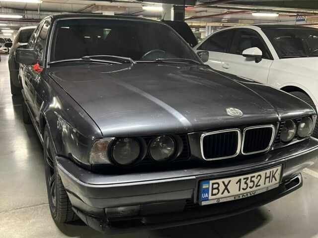 Черный БМВ 5 Серия, объемом двигателя 2 л и пробегом 400 тыс. км за 3500 $, фото 1 на Automoto.ua