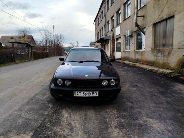 Черный БМВ 5 Серия, объемом двигателя 1.8 л и пробегом 315 тыс. км за 2750 $, фото 1 на Automoto.ua