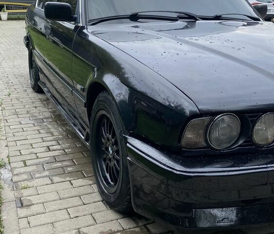 Черный БМВ 5 Серия, объемом двигателя 2 л и пробегом 3 тыс. км за 2200 $, фото 1 на Automoto.ua