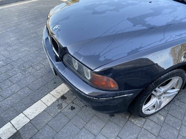 Чорний БМВ 5 Серія, об'ємом двигуна 2.5 л та пробігом 400 тис. км за 3500 $, фото 1 на Automoto.ua