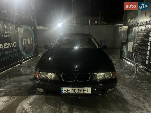 Черный БМВ 5 Серия, объемом двигателя 2 л и пробегом 370 тыс. км за 3500 $, фото 1 на Automoto.ua