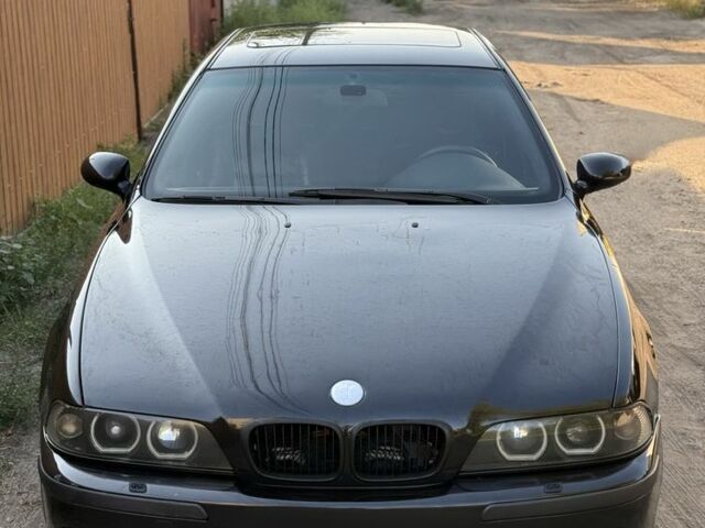 Чорний БМВ 5 Серія, об'ємом двигуна 3.5 л та пробігом 540 тис. км за 6000 $, фото 1 на Automoto.ua