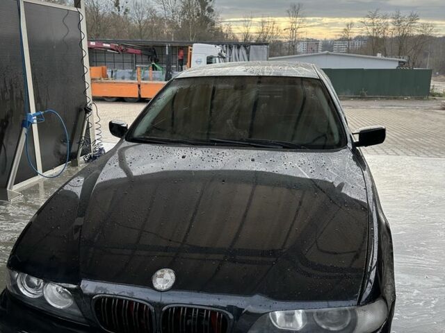 Чорний БМВ 5 Серія, об'ємом двигуна 2.5 л та пробігом 400 тис. км за 2800 $, фото 1 на Automoto.ua