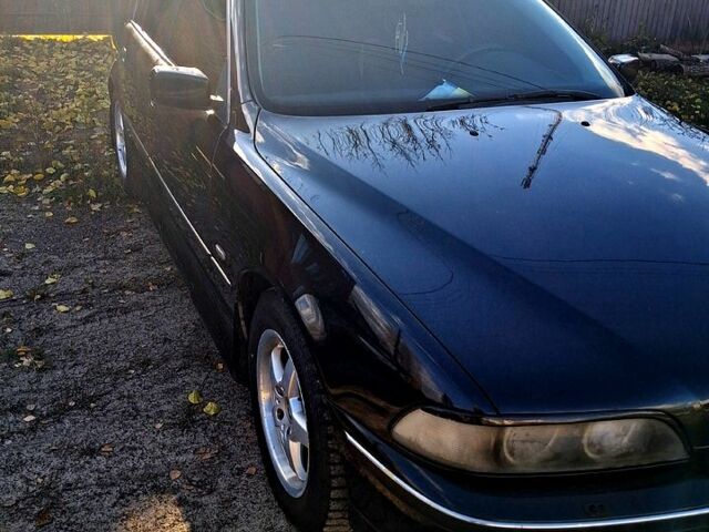 Черный БМВ 5 Серия, объемом двигателя 2 л и пробегом 360 тыс. км за 4000 $, фото 1 на Automoto.ua