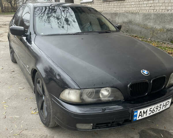 Чорний БМВ 5 Серія, об'ємом двигуна 2.5 л та пробігом 288 тис. км за 4600 $, фото 1 на Automoto.ua