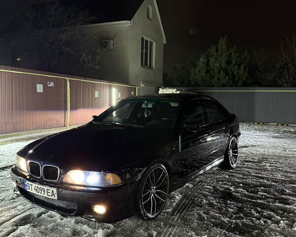 Черный БМВ 5 Серия, объемом двигателя 3 л и пробегом 350 тыс. км за 3399 $, фото 1 на Automoto.ua