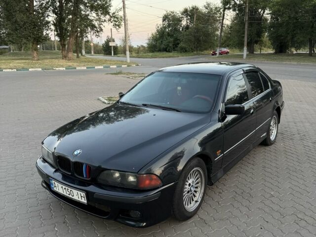 Чорний БМВ 5 Серія, об'ємом двигуна 2 л та пробігом 300 тис. км за 2300 $, фото 1 на Automoto.ua