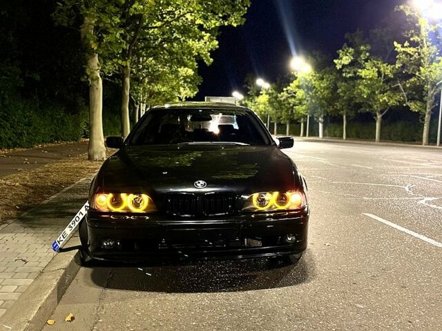 Черный БМВ 5 Серия, объемом двигателя 2 л и пробегом 401 тыс. км за 4600 $, фото 1 на Automoto.ua