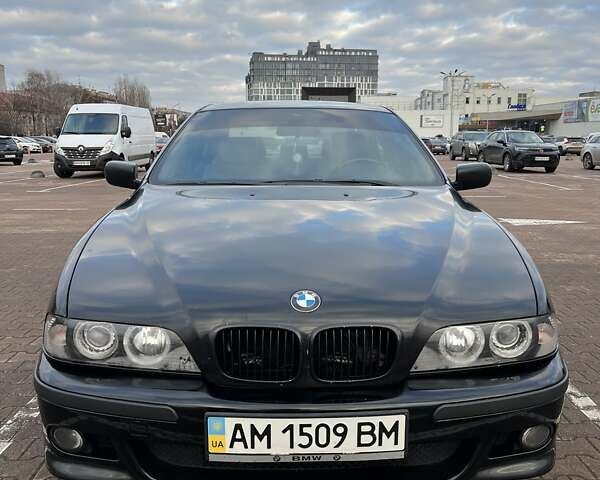 Чорний БМВ 5 Серія, об'ємом двигуна 2.5 л та пробігом 300 тис. км за 5000 $, фото 1 на Automoto.ua