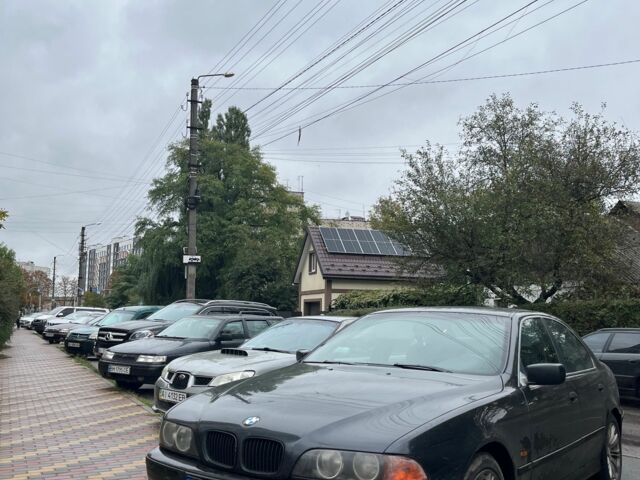 Черный БМВ 5 Серия, объемом двигателя 3 л и пробегом 480 тыс. км за 3000 $, фото 1 на Automoto.ua