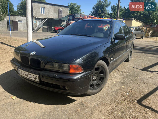 Чорний БМВ 5 Серія, об'ємом двигуна 2.9 л та пробігом 380 тис. км за 4500 $, фото 1 на Automoto.ua
