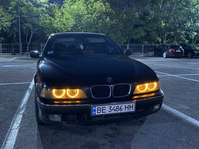 Черный БМВ 5 Серия, объемом двигателя 3 л и пробегом 354 тыс. км за 6000 $, фото 1 на Automoto.ua