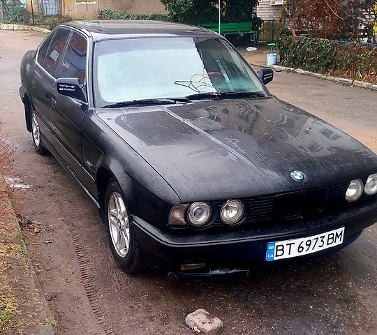Чорний БМВ 5 Серія, об'ємом двигуна 2.5 л та пробігом 399 тис. км за 1700 $, фото 1 на Automoto.ua
