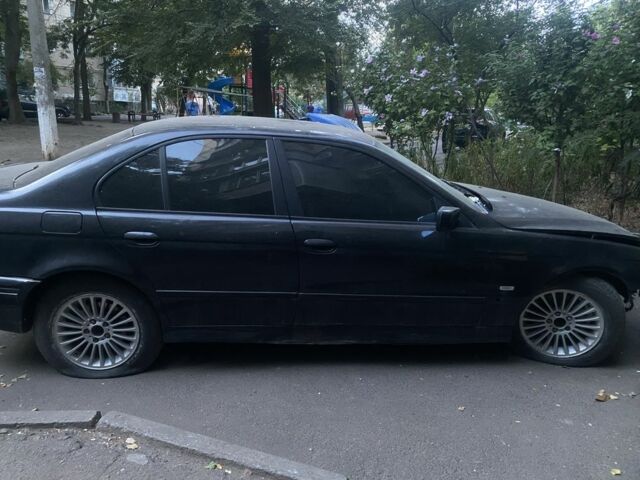 Чорний БМВ 5 Серія, об'ємом двигуна 3.5 л та пробігом 3 тис. км за 2500 $, фото 1 на Automoto.ua