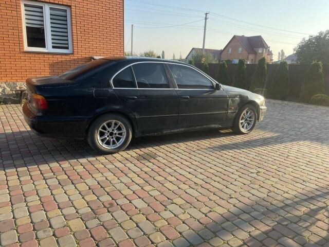 Чорний БМВ 5 Серія, об'ємом двигуна 2.5 л та пробігом 350 тис. км за 2000 $, фото 1 на Automoto.ua