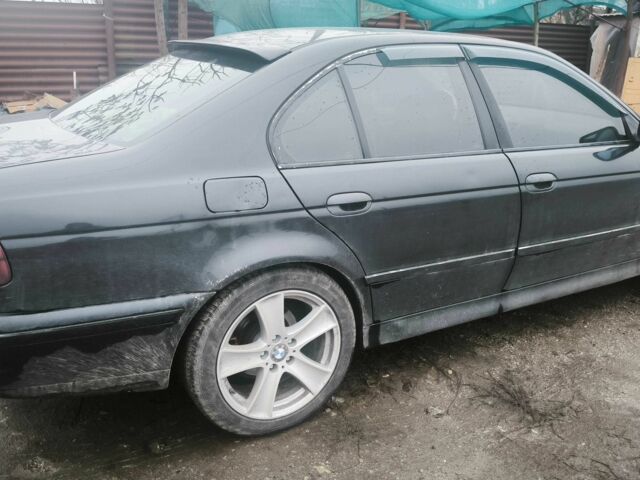 Чорний БМВ 5 Серія, об'ємом двигуна 2 л та пробігом 350 тис. км за 3237 $, фото 1 на Automoto.ua