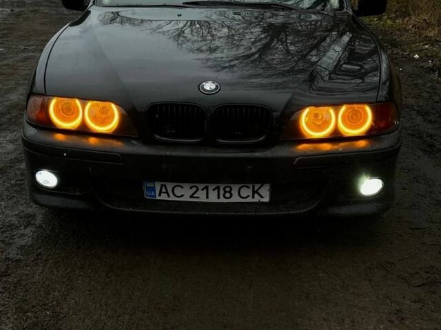 Черный БМВ 5 Серия, объемом двигателя 2.8 л и пробегом 300 тыс. км за 2300 $, фото 1 на Automoto.ua