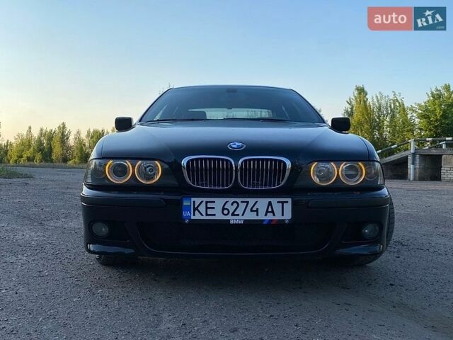 Черный БМВ 5 Серия, объемом двигателя 4.4 л и пробегом 350 тыс. км за 6500 $, фото 1 на Automoto.ua
