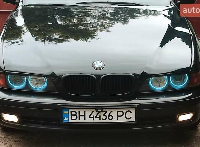 Черный БМВ 5 Серия, объемом двигателя 1.99 л и пробегом 300 тыс. км за 5000 $, фото 1 на Automoto.ua