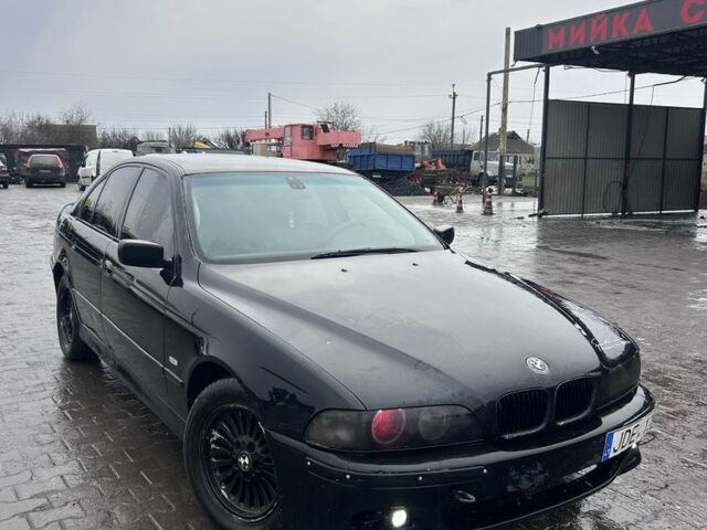 Чорний БМВ 5 Серія, об'ємом двигуна 3 л та пробігом 310 тис. км за 3000 $, фото 1 на Automoto.ua