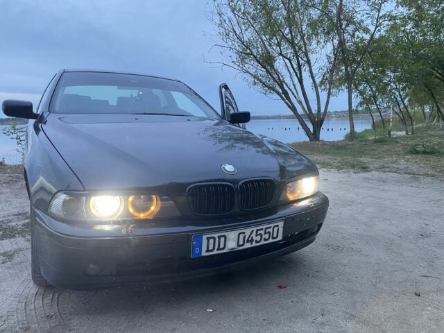 Черный БМВ 5 Серия, объемом двигателя 2.5 л и пробегом 350 тыс. км за 2500 $, фото 1 на Automoto.ua