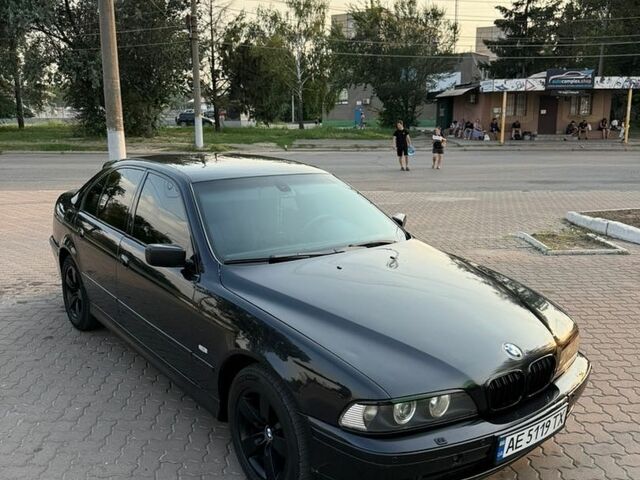 Чорний БМВ 5 Серія, об'ємом двигуна 4.4 л та пробігом 300 тис. км за 5500 $, фото 1 на Automoto.ua