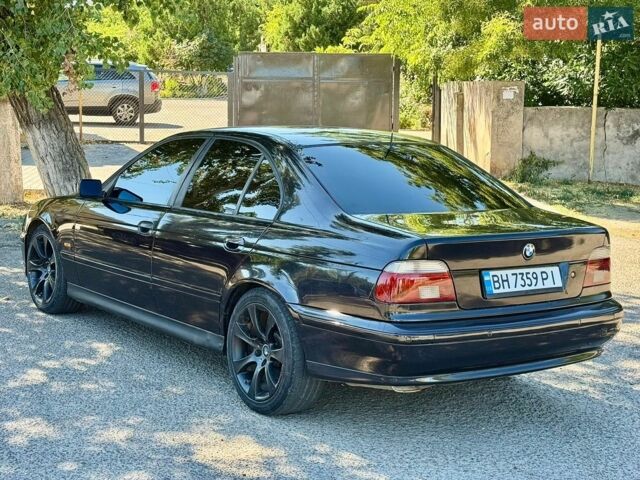 Черный БМВ 5 Серия, объемом двигателя 2.93 л и пробегом 500 тыс. км за 3900 $, фото 1 на Automoto.ua