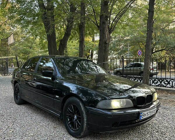 Чорний БМВ 5 Серія, об'ємом двигуна 3.5 л та пробігом 250 тис. км за 4500 $, фото 1 на Automoto.ua