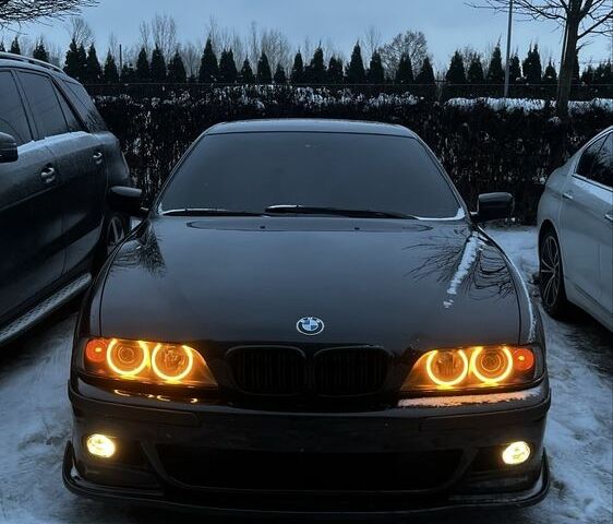 Черный БМВ 5 Серия, объемом двигателя 4.4 л и пробегом 333 тыс. км за 6799 $, фото 1 на Automoto.ua