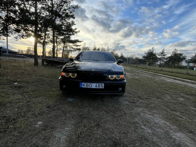 Черный БМВ 5 Серия, объемом двигателя 3 л и пробегом 440 тыс. км за 3100 $, фото 1 на Automoto.ua