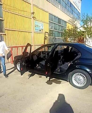 Черный БМВ 5 Серия, объемом двигателя 2.2 л и пробегом 187 тыс. км за 5500 $, фото 1 на Automoto.ua