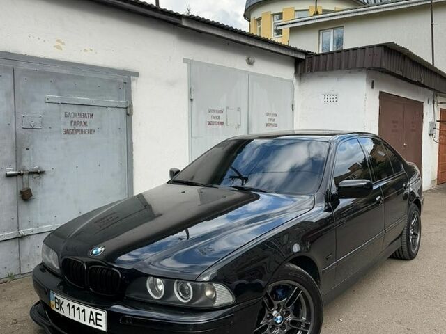 Чорний БМВ 5 Серія, об'ємом двигуна 3 л та пробігом 400 тис. км за 8999 $, фото 1 на Automoto.ua