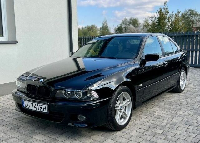 Черный БМВ 5 Серия, объемом двигателя 2.5 л и пробегом 355 тыс. км за 2400 $, фото 1 на Automoto.ua