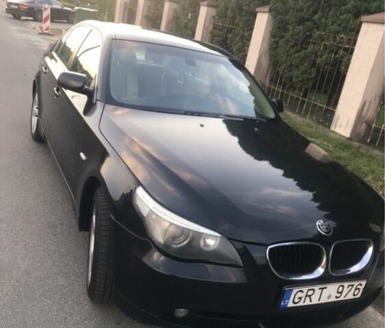 Черный БМВ 5 Серия, объемом двигателя 2.5 л и пробегом 300 тыс. км за 4210 $, фото 1 на Automoto.ua