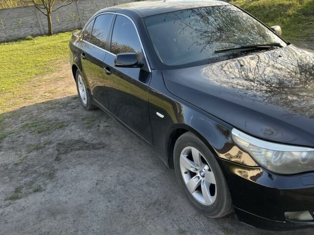 Чорний БМВ 5 Серія, об'ємом двигуна 2 л та пробігом 300 тис. км за 8203 $, фото 1 на Automoto.ua